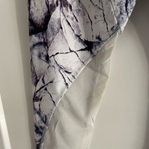 VARLEY Marble Crop Leggings  size Small